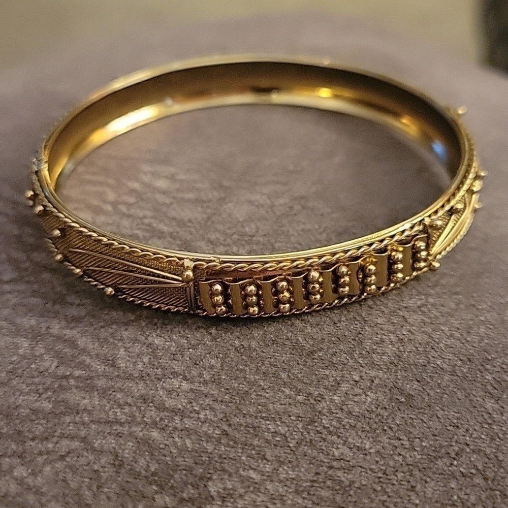 VTG Goldtone Milgrain Art Deco Bangle Gothic Great Gatsby Bracelet - Picture 2 of 5